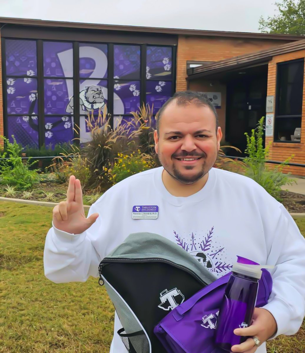 FUAIII's tweet photo. Delivering @tarletonstate swag to @evermanisd for their 2023 Career Day. As @tarletonsgcc director, my team & I take pride in building connections with our communities!
๐๐ค
#BuildingTarletonConnections #CreatingCommunity #DrFlorencioUArandalll
@TarletonPrez @TSUConnectionVP https://t.co/EoUwhpqbh6