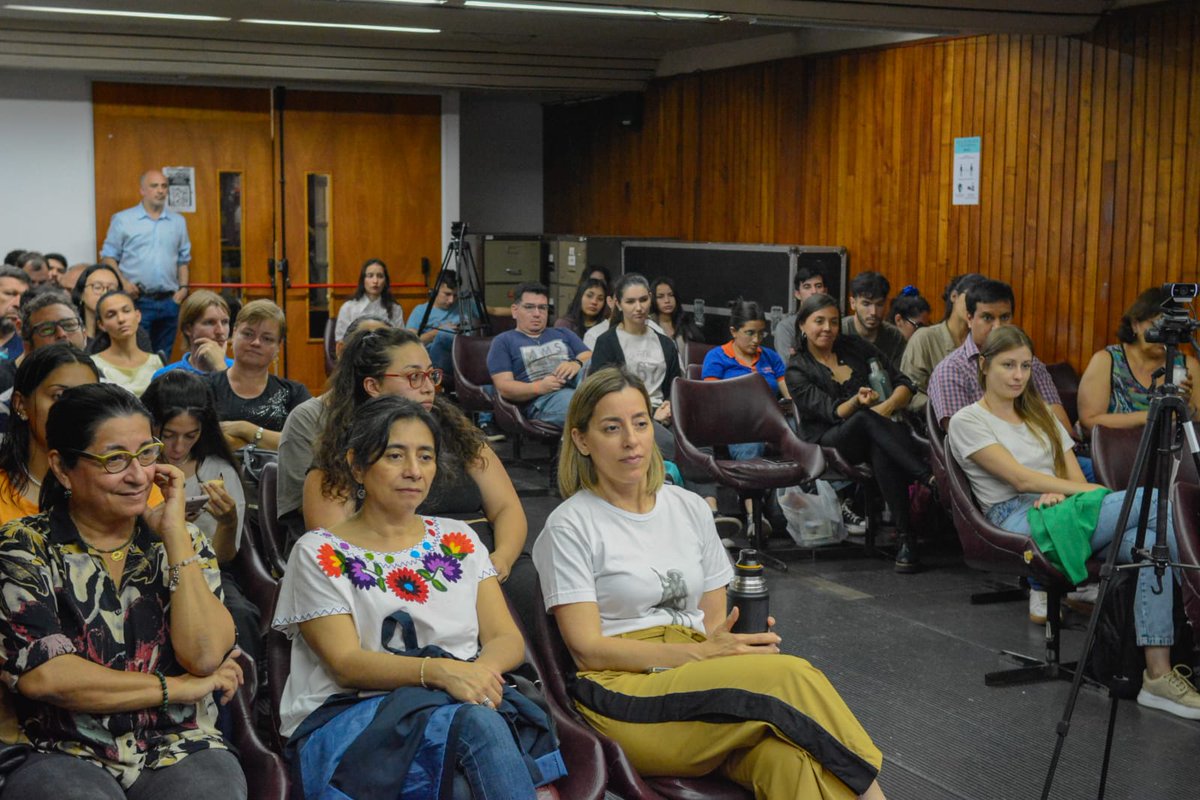 El subsecretario Lisandro Pérez Losinno analizó con estudiantes de #Turismo de las Universidades Nacionales de #Misiones y #Jujuy los impactos de #PreViaje, acompañado por autoridades provinciales, universitarias y del sector privado. 📚💳

👉 bit.ly/PreViaje-Unive…