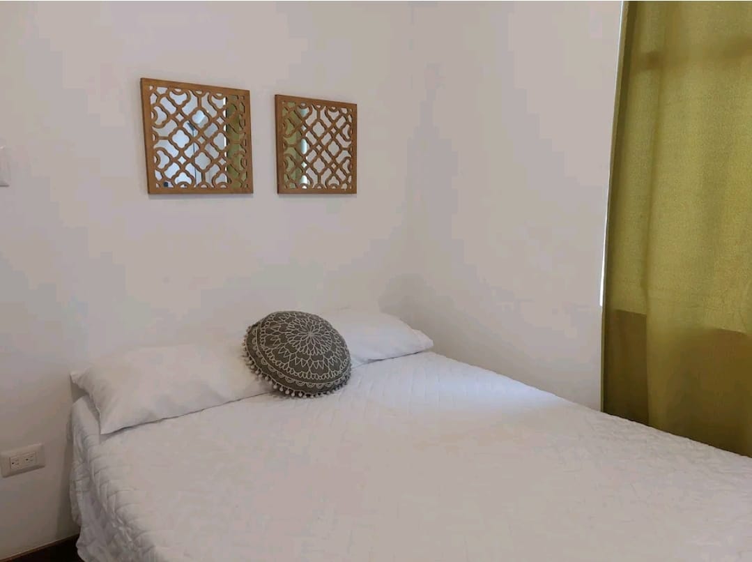 BonanzaBRGT's tweet photo. #sealquila apartamento amueblado de 1 dormitorio y 1 baño en El Prado z1. No parqueo para vehículos.
Q.3,300 incluyendo mantenimiento (agua, seguridad, limpieza áreas comunes), muebles e IVA.

Inf 3360 7044 
#apartamentoenrenta #viernes https://t.co/VHCV7VKEAV