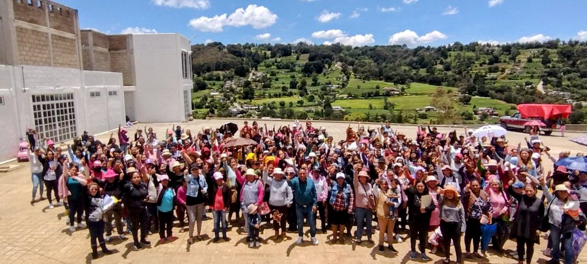 Gran equipo de mujeres solidarias👍👏👏👏💐💐
#Jiquipilco
#EquipoUnidoFuerzaInfinita 
#EquipoADMM