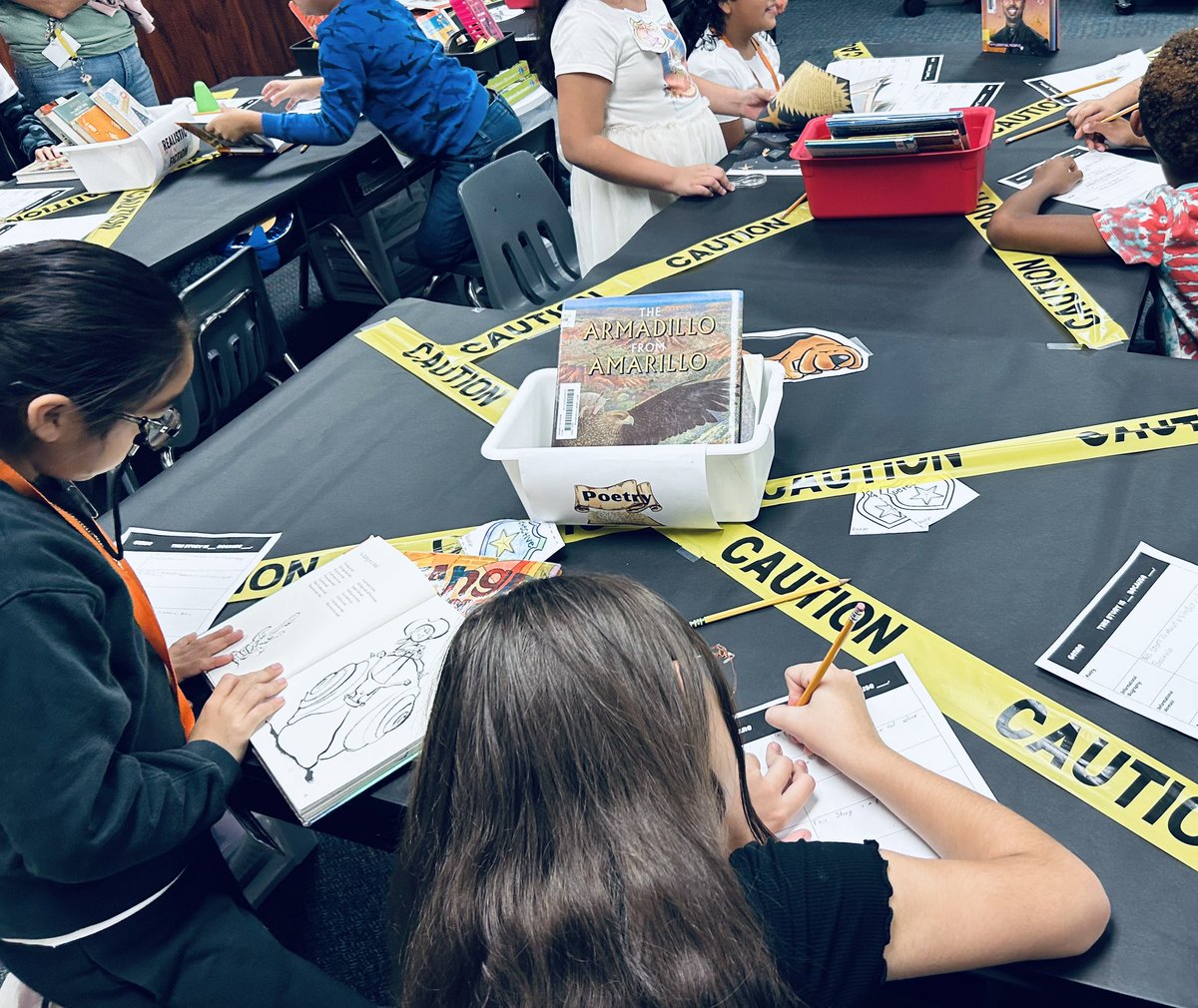 Text Detectives - Book Tasting 🔍 ⚠️ 
Our third graders had a wonderful time reading different book genres. #textdetectives #booktasting #3rdriffic