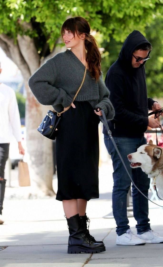 şu kombin için almam gereken etek veya elbise linki atabilir misiniz bulamıyorum asla ya