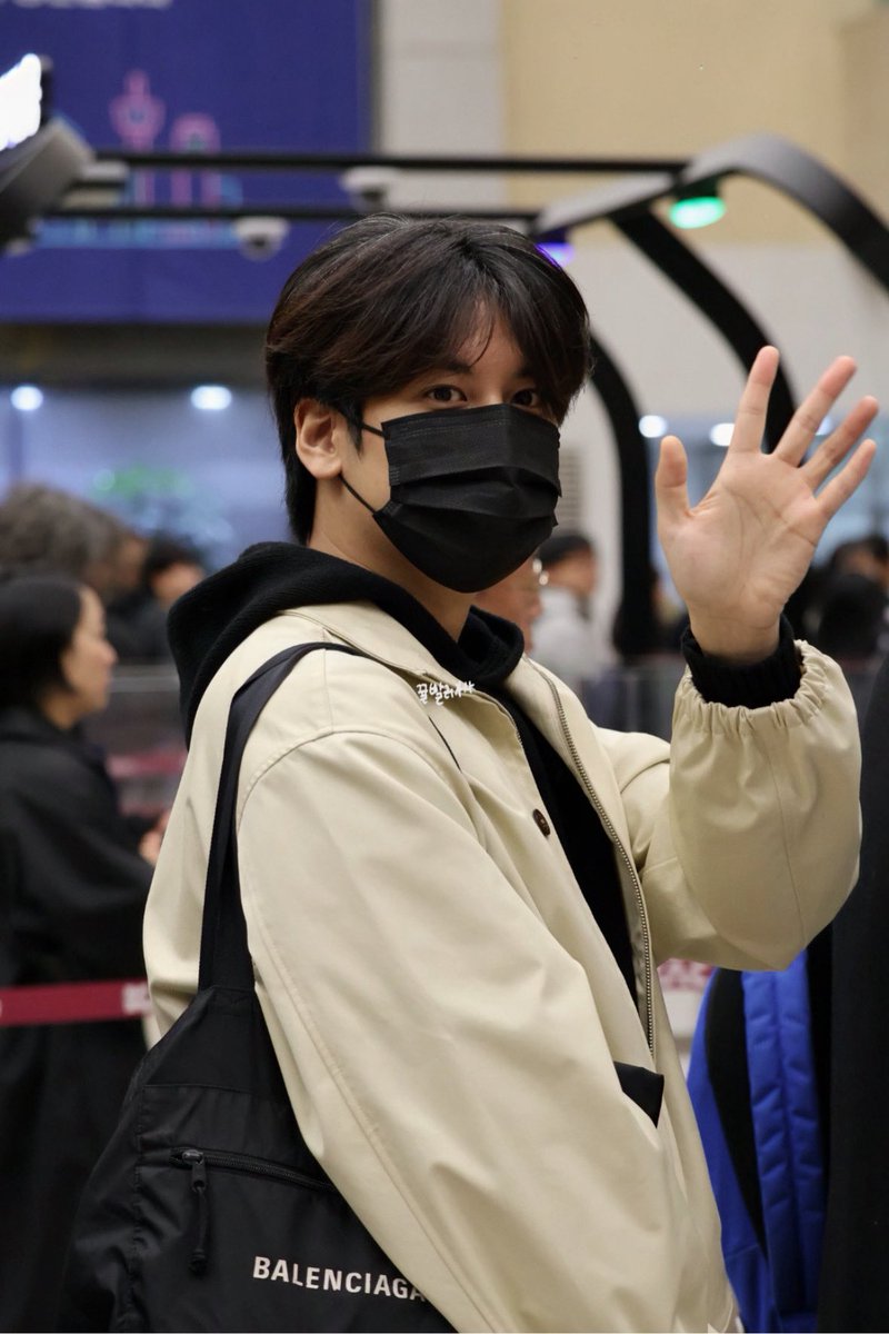 뀰빨러가자 tweet media