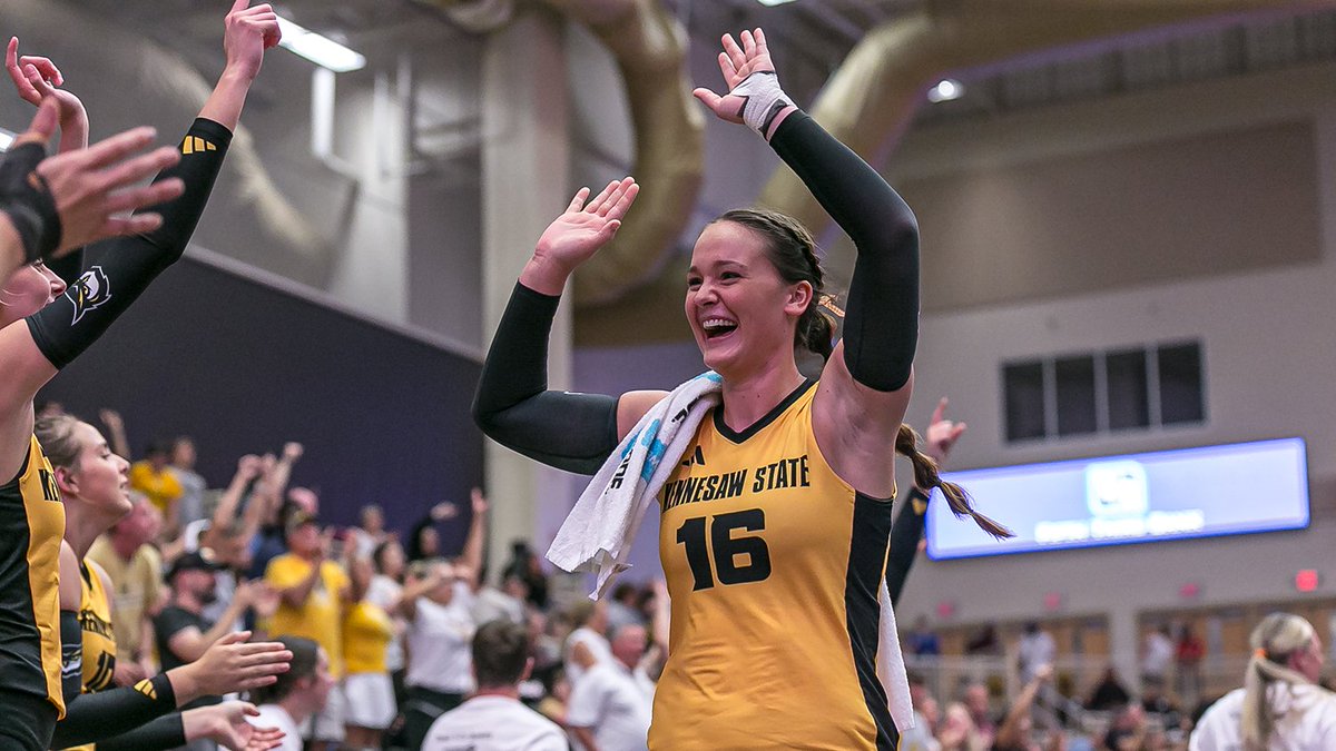 KSUOwlsVB's tweet photo. Senior Week at Kennesaw State continues ‼️

Emma Schurfranz from Louisville, Kentucky 👊
- Will graduate in December with her degree in Marketing 📚
- Ranks 2nd all-time at KSU in kills and 3rd in blocks 💪

#uncommon #HootyHoo 🦉🏐 https://t.co/aBUXaGzdWV