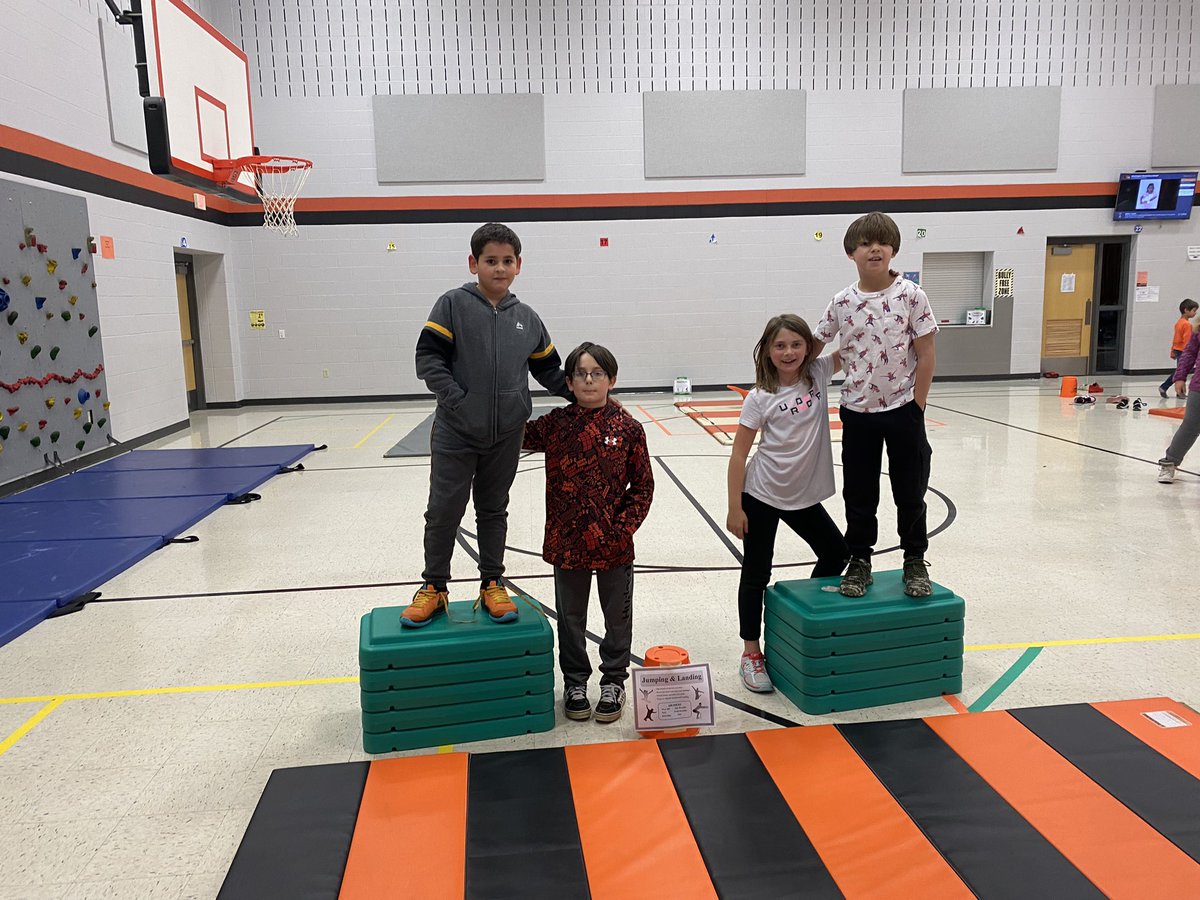 KoontzHMS's tweet photo. 4th grade enjoying their gymnastic stations https://t.co/zHMqRNKahQ