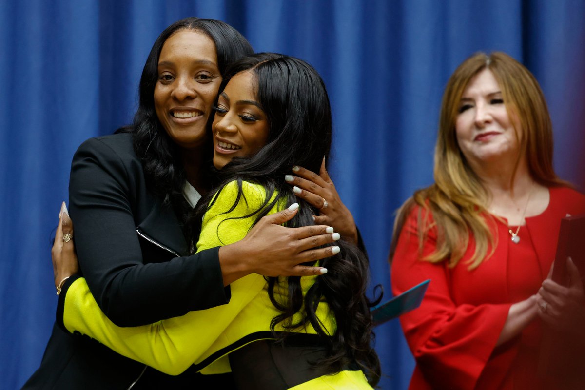 SportsDayHS's tweet photo. In honoring world champion Sha’Carri Richardson (@itskerrii), DISD hopes to inspire the next generation

Story from @DMNGregRiddle: https://t.co/B5Be6OcnNb

Photos from @shafkat_07 📸: https://t.co/a16stGaIpN https://t.co/tsWisWrwIy