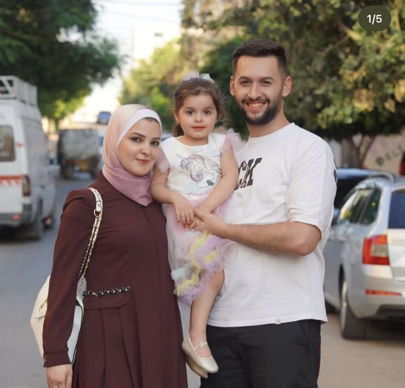 QudsNen's tweet photo. Julia (3 years old), a sole survivor. She doesn't know that  #Israel orphaned her because "it has the right to exist". 

#Gaza https://t.co/icaKj2sJYs