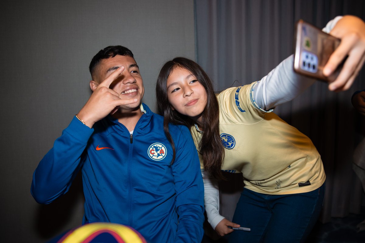 El Nido Águila Saltillo le dio una gran bienvenida a nuestras Águilas en Nuevo León, con una firma de autógrafos junto a Richard Sánchez, Álvaro Fidalgo y Emilio Lara 🦅

¡Grandes desde pequeños! 💙💛