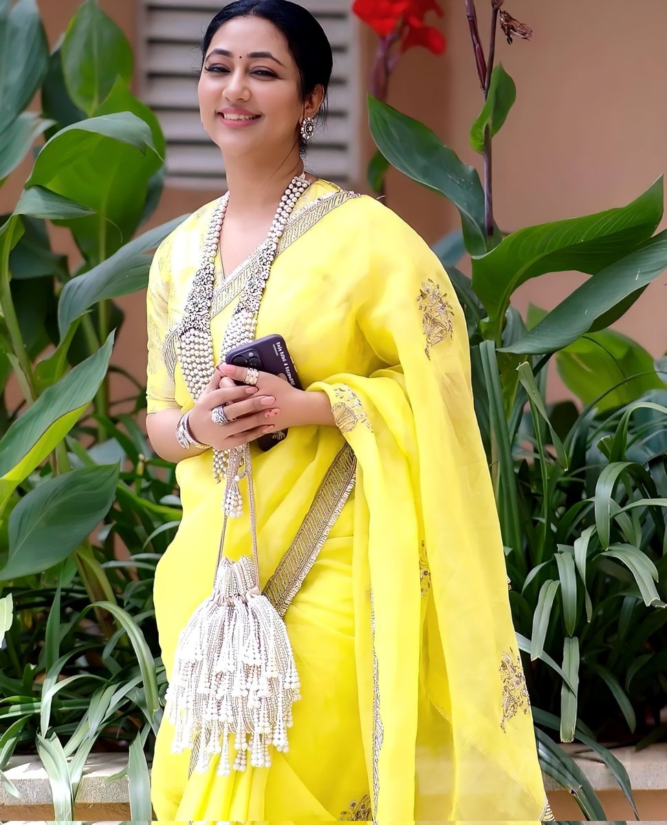 DubbuDarshan's tweet photo. ಹುಟ್ಟು ಹಬ್ಬದ ಶುಭಾಶಯಗಳು @vijayaananth2  ಅತ್ತಿಗೆ  @dasadarshan https://t.co/RkMhQzM72y