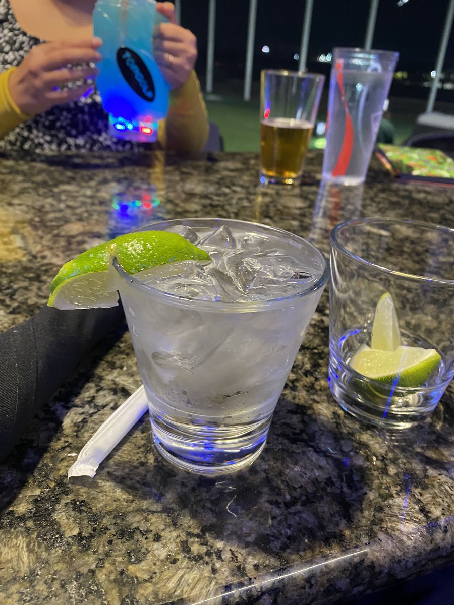 EndoAnaconda's tweet photo. @JohnMiddlekauff @GuyHaberman top golf Tito’s! San Jose! Go niners https://t.co/bIZvKhGN88