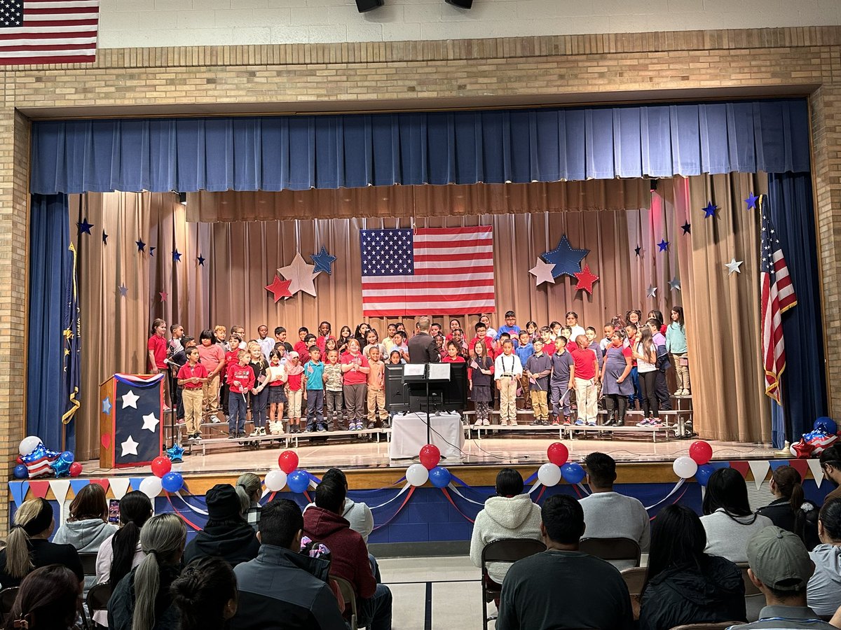 MsCassyRoberson's tweet photo. Happy Veterans Day!
Today, we honor you, your service, and the sacrifices you and your families have made. We will remember your contributions not just today, but every day.
Thank you for your service, your bravery and everything you have done to keep our nation free and safe. https://t.co/QKKhPBlynf