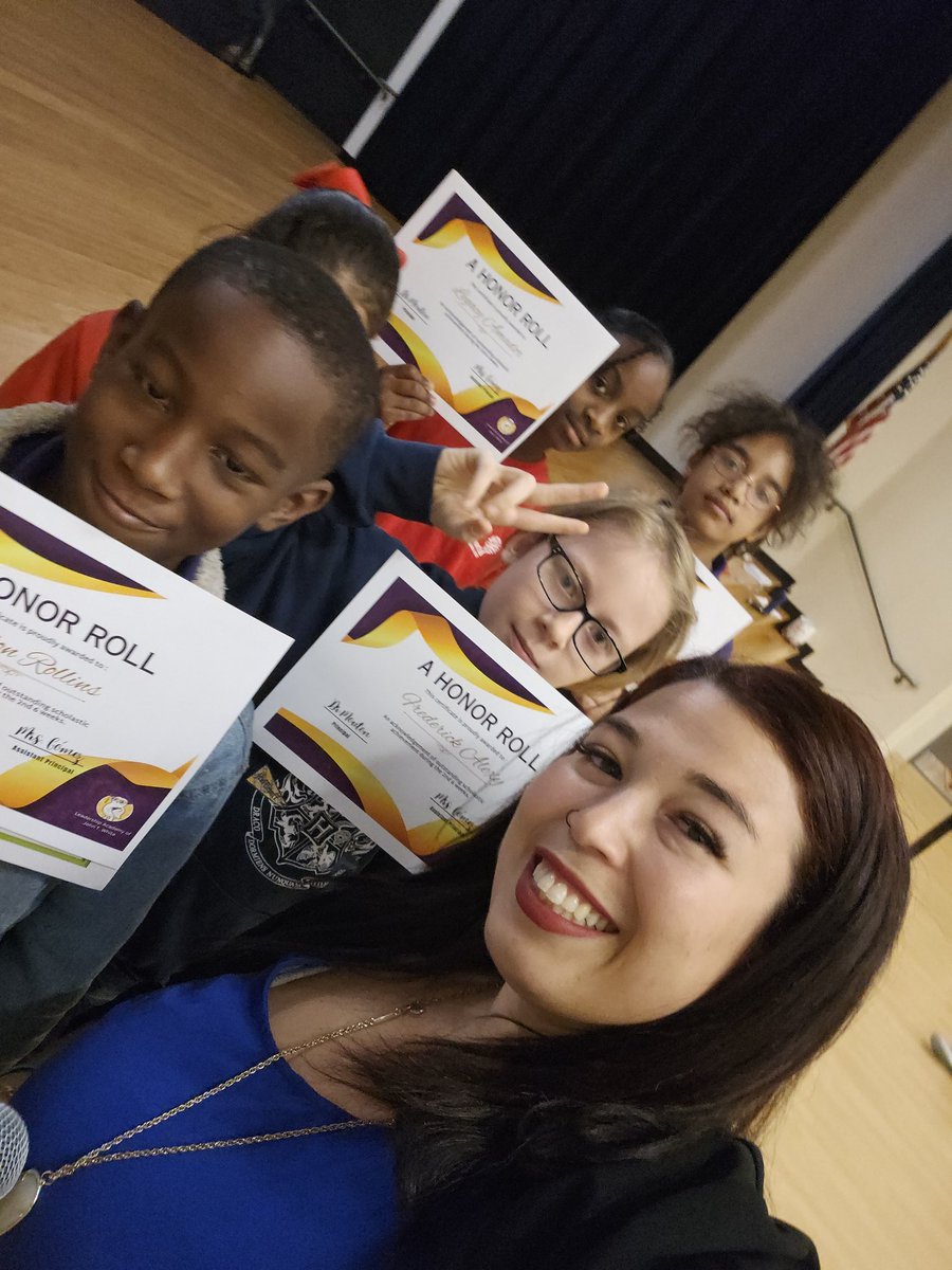 MaestraMrsGomez's tweet photo. Selfie challenge ON! LA@JTW students receive awards for honor roll. So proud of our students!! #LeadwithLAN #ALLinwithLAN @Drmamouton @pdilley5 @LAJohnTWhite https://t.co/2krIKf5dQS