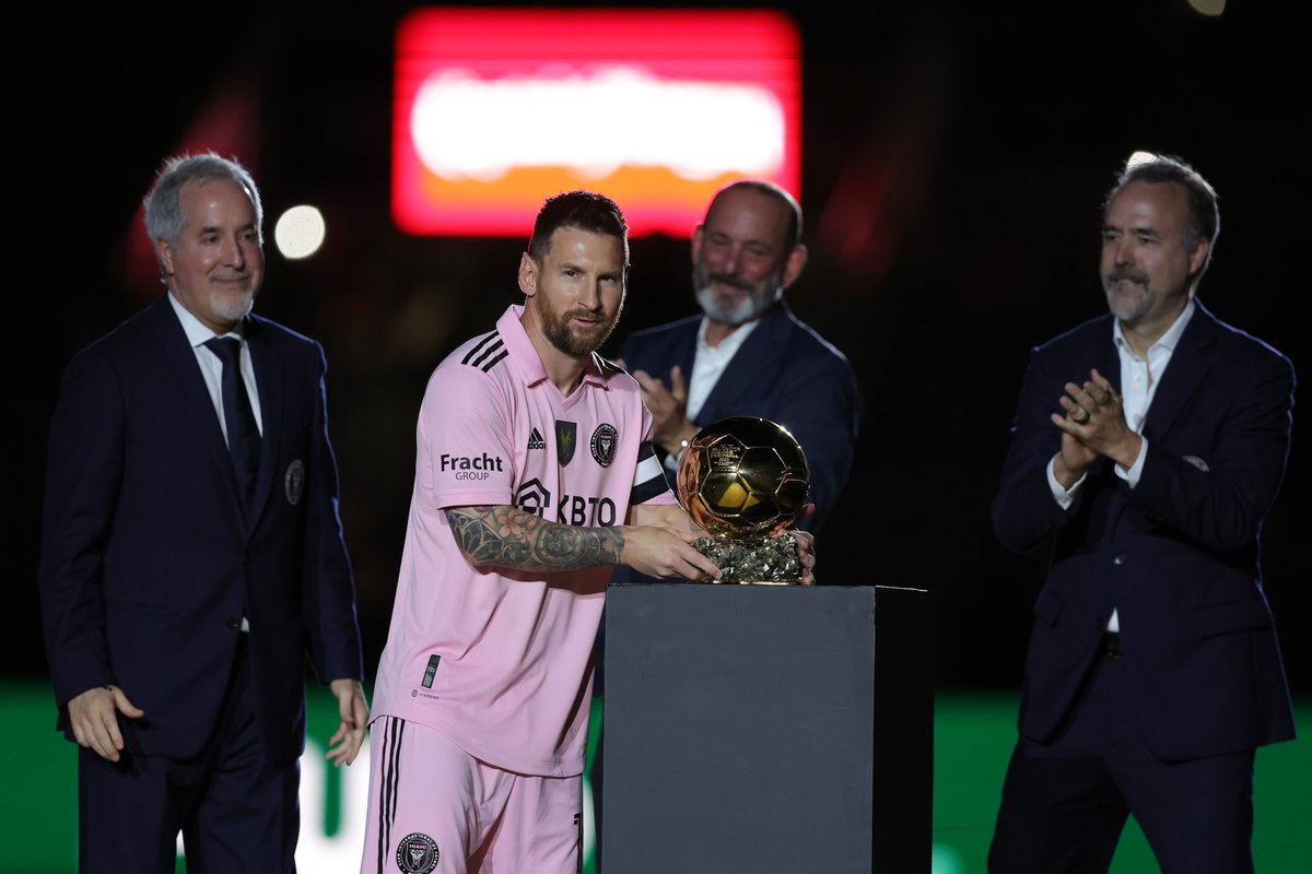 brfootball's tweet photo. Eight 🏆 https://t.co/KpLwqu4O18