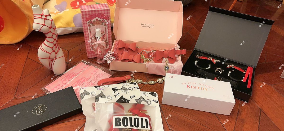 雙十一購物的東西都到啦
這次的兩副choker真的都特別好看～
如果有機會會戴上拍些照片(⺣◡⺣)

關於樹洞最近預約的客人比較多，而且尹可也只有週末有時間語音。所以已經排到很後面啦。就暫時關閉預約了哦～

以上 祝好
✧ෆ◞◟˃̶̤⌄˂̶̤⋆好運biubiu～