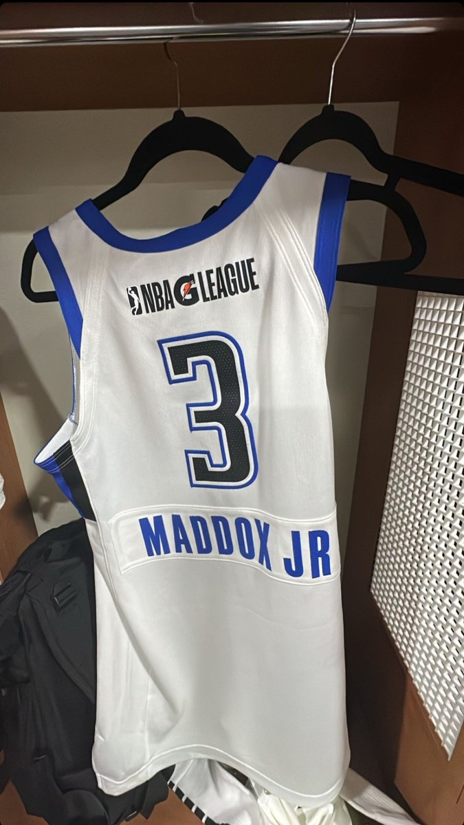 TraveonSr's tweet photo. Turning a dream into reality.....based on a true story. #nbagleague #inGodhands https://t.co/Xu7AFMY6A3