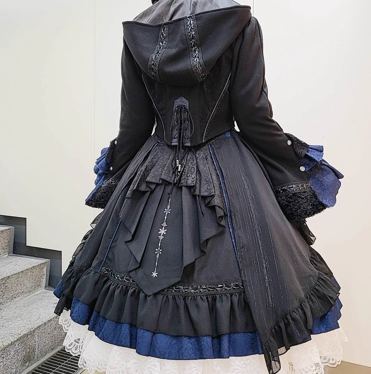 d*7様 ozz oneste トップス　黒　［注意 4/29出品取り下げます］ 𝐎𝐳𝐳 𝐎𝐧𝐞𝐬𝐭𝐞 ☨新宿サブナード店☨ on X: 