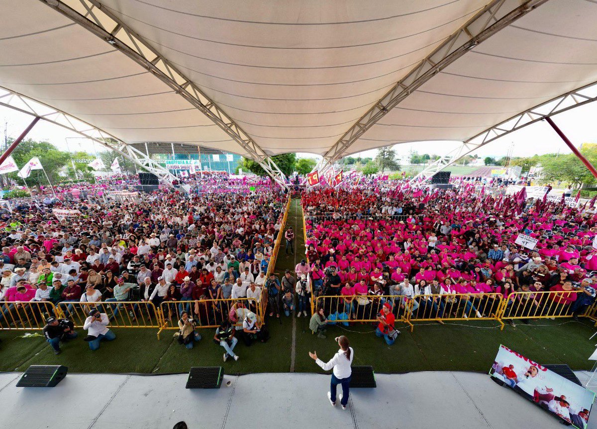 PartidoMorenaMx's tweet image. ¡Nunca, nunca vamos a traicionar al pueblo de México! ¡Siempre actuaremos con apego a nuestros principios que llevamos en el corazón!

En su encuentro con la militancia de Durango, nuestra coordinadora nacional @Claudiashein pronunció un mensaje de esperanza en el que habló de…