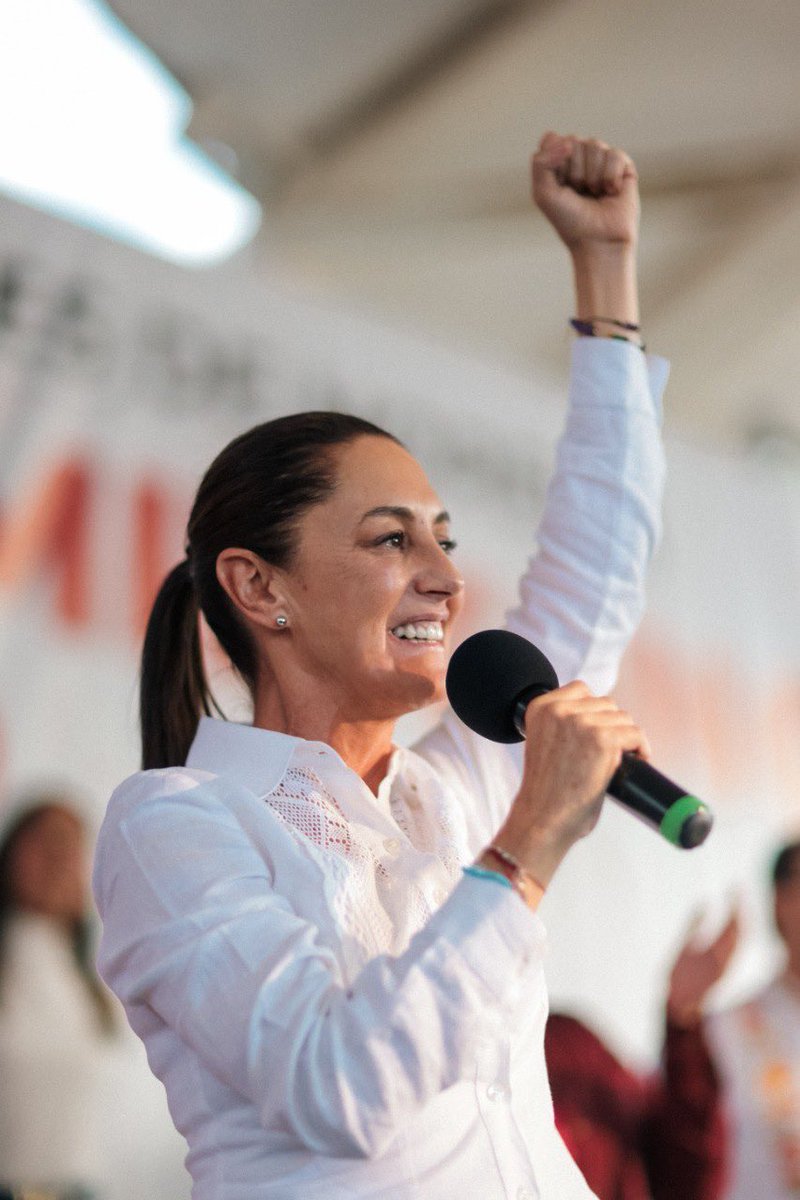 PartidoMorenaMx's tweet image. ¡Nunca, nunca vamos a traicionar al pueblo de México! ¡Siempre actuaremos con apego a nuestros principios que llevamos en el corazón!

En su encuentro con la militancia de Durango, nuestra coordinadora nacional @Claudiashein pronunció un mensaje de esperanza en el que habló de…