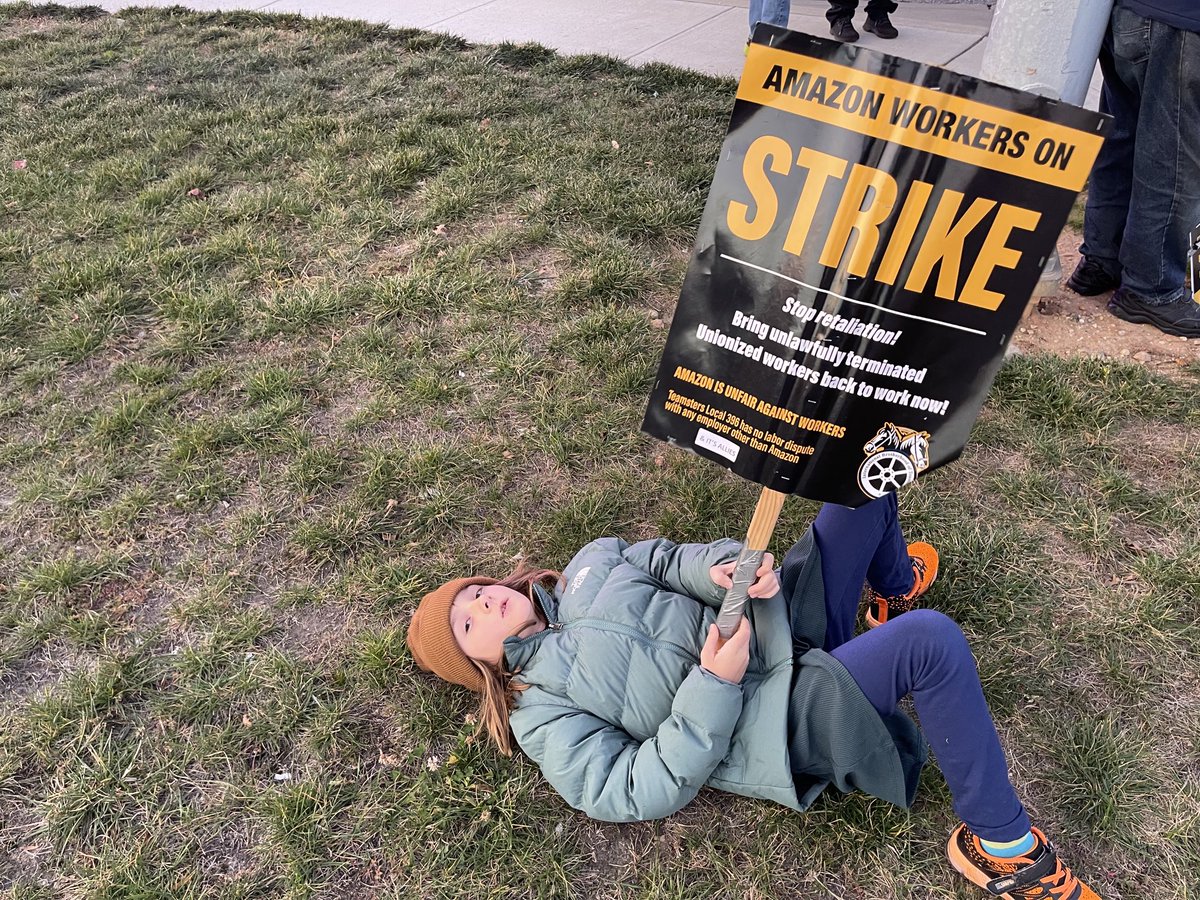 Pooped out on the picket line
#baltimoreisauniontown
