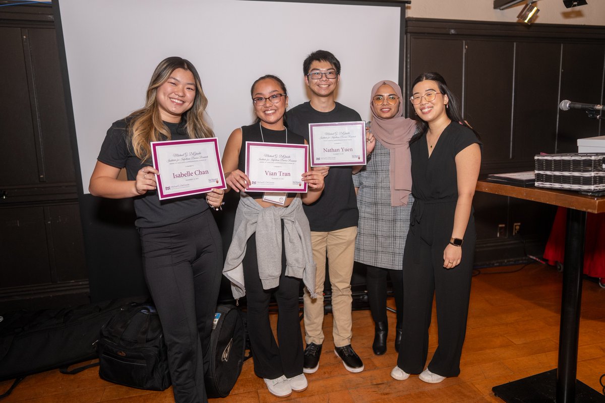McMaster IIDR (@mcmasteriidr) on Twitter photo @gerryiidr <a href="/MsMacrophage/">Dawn Bowdish</a> <a href="/JohnWhitneyIIDR/">John Whitney</a> The 2023 Fisher Scientific Undergraduate Poster Award goes to Nathan Yuen of <a href="/Dr_Lori_Burrows/">Lori L. Burrows</a>' lab. Congrats also to our runners-up, Vian Tran and Isabelle Chan! @gerryiidr <a href="/MsMacrophage/">Dawn Bowdish</a> <a href="/JohnWhitneyIIDR/">John Whitney</a> The 2023 Fisher Scientific Undergraduate Poster Award goes to Nathan Yuen of <a href="/Dr_Lori_Burrows/">Lori L. Burrows</a>' lab. Congrats also to our runners-up, Vian Tran and Isabelle Chan!