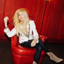 RocktheJointMag's tweet photo. Laura Evans releases new single "Heartbreaker." It's reviewed in Rock the Joint Magazine.
https://t.co/CVCjgcXfxc
#Lauraevans #countrymusic #countrysinger #countryrock #rock #greatmusic https://t.co/DTDKURWHsb