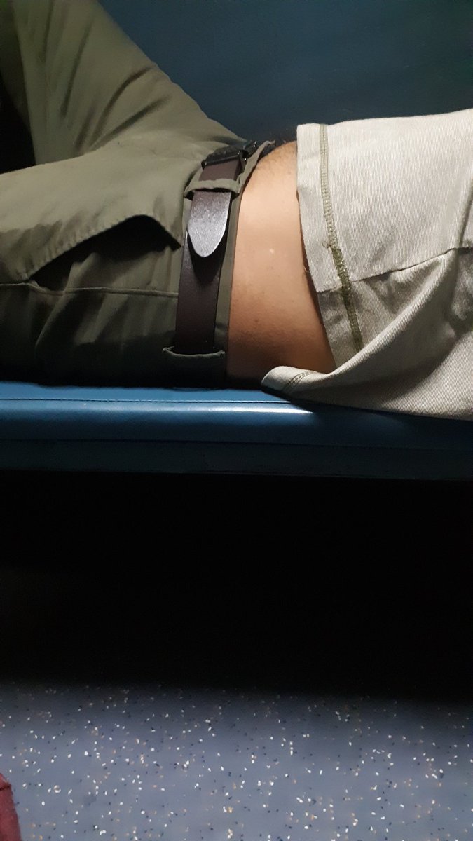 madapravu's tweet photo. Mrng treat in train 😋 https://t.co/jhGnXkku8y