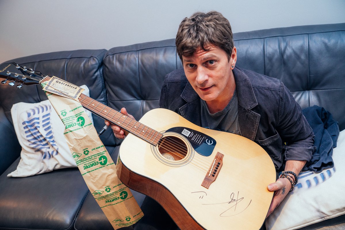 ThisIsRobThomas's tweet photo. Beginning today I'll be dropping auction items on my @ebay for Charity page, all benefitting @sidewalkangels! You'll have the chance to win a signed guitar, a 1:1 conversation via Zoom, and so much more - all while helping to support no-kill animal shelters and rescues across the country! https://t.co/XeYmpyyiJc