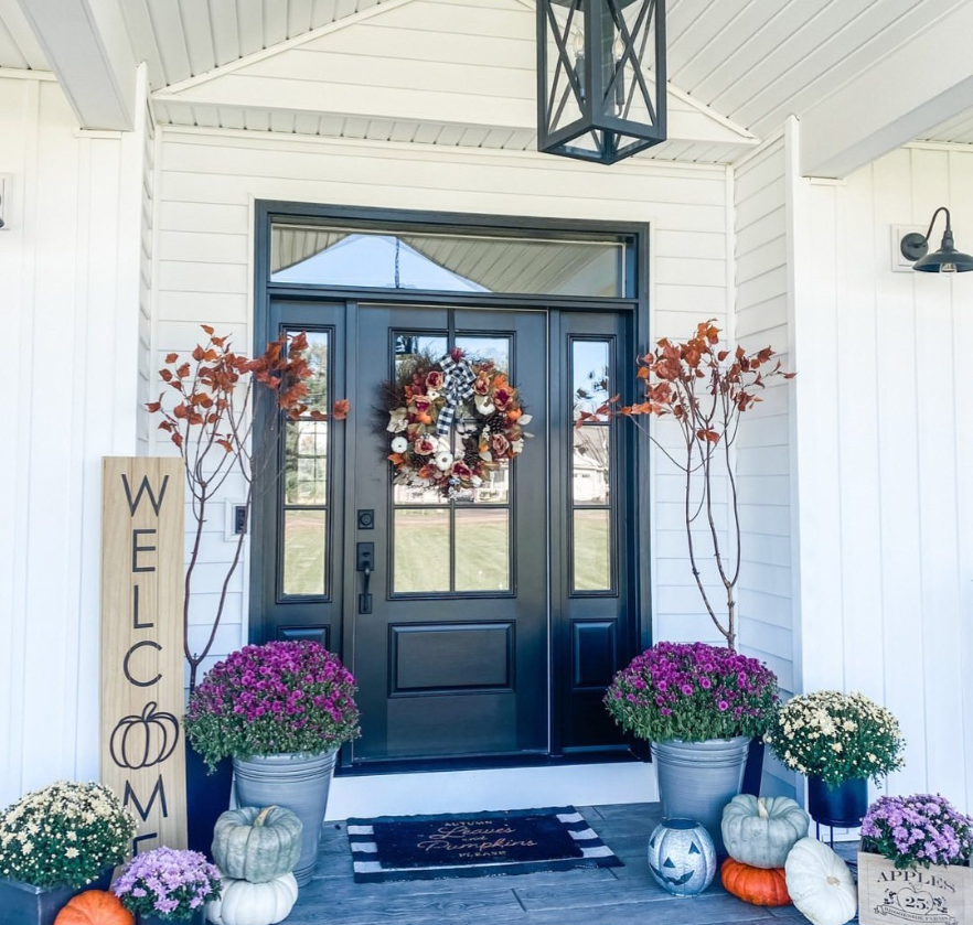ybconlinedotcom's tweet photo. @ThermaTru exterior doors complement fall decor! From fiberglass to authentic wood, you can be sure to find a door that suits your style and needs.

 #ThermaTru #ExteriorDoors #WoodDoors #FiberglassDoors #HomeDecor #DoorDesign https://t.co/xamOwxMen1