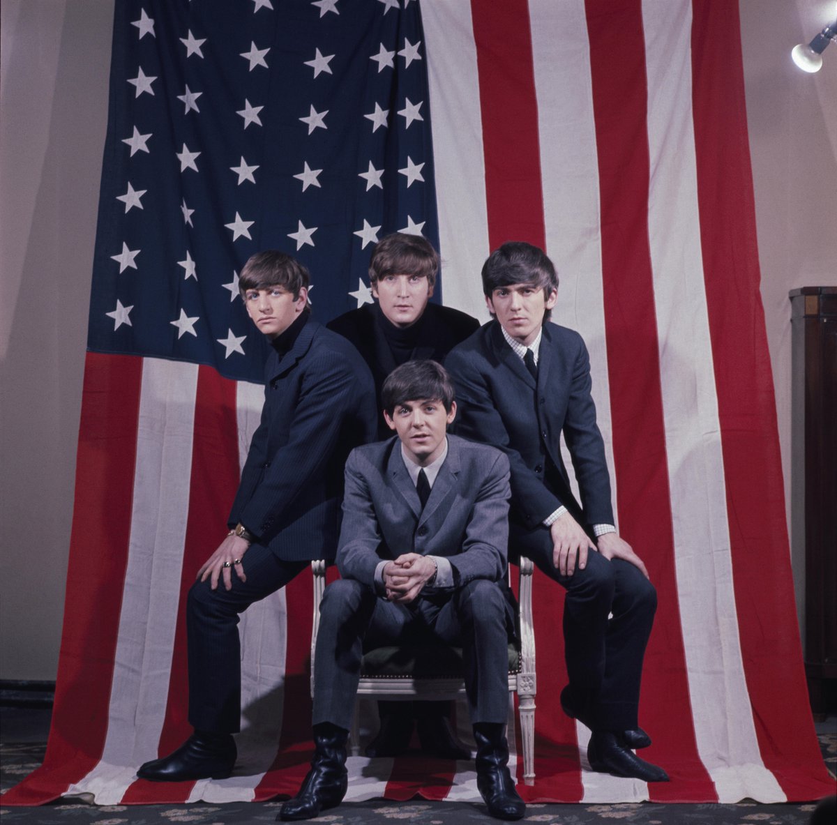 Listen to 'The Beatles 1962-1966 (2023 Edition)' and 'The Beatles 1967-1970 (2023 Edition)' and watch the official music videos all on The Beatles' Official @YouTube Channel. ❤️📺💙 TheBeatles.lnk.to/RedAndBlueonYo… Photo © Apple Corps Ltd