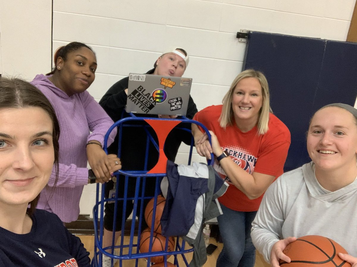 Today was the Shoot-A-Thon for your Lady Blackhawks!!!!!  Please reach out to your favorite Lady Blackhawk to donate to support our ‘23-‘24 season! 🏀❤️🤍💙🏀