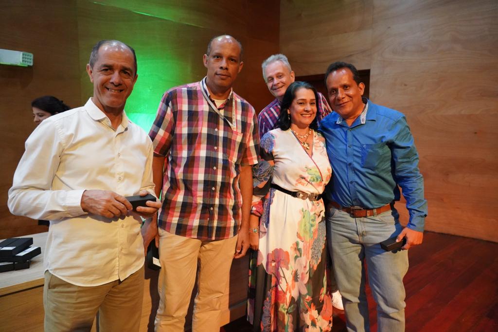 johnalbeirogir's tweet photo. #OrgulloSENA Celebré con la familia SENA, el día del Servidor Público, día del Instructor y el Cumpleaños SENA, me siento orgulloso de pertenecer a esta Institución y poder compartir con ustedes estas fechas especiales. https://t.co/BuIh0URuGH