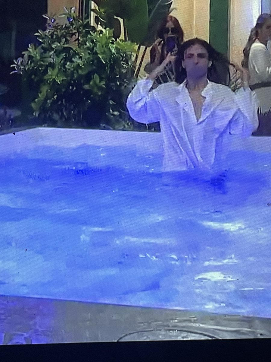 CapNomDusuari's tweet image. No sé que hemos hecho sin él todos estos días 🧡 

Que bien aprovechada está resultando la #RepescaAlbert si señor 👍🏼 

#GHVIP11N