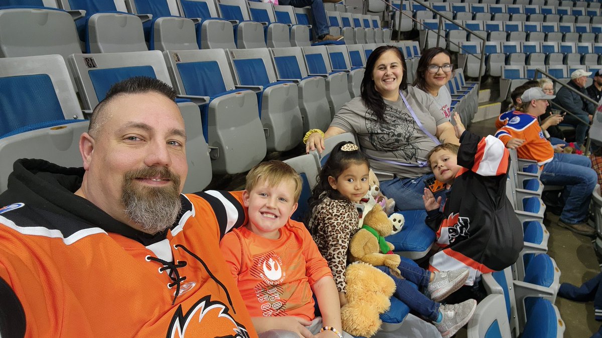 MillerTime30's tweet photo. #LetsGoKomets Filet the fish! https://t.co/svtwPWntKA