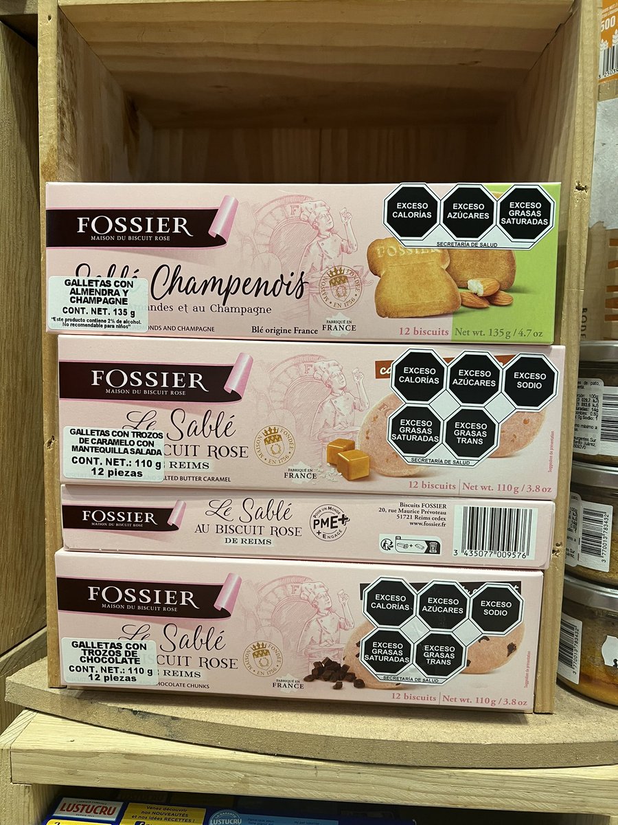 SBarquera's tweet photo. Thanks to the #warninglabels we know (in seconds), that these fancy imported cookies are just #junkfood with excessive  unhealthy ingredients.
🥤🍪🍩🍫🍭🧁🌭🍟🥤

#UltraProcessedFood #UltraprocessedEatableProduct https://t.co/zlwniA3Vmy