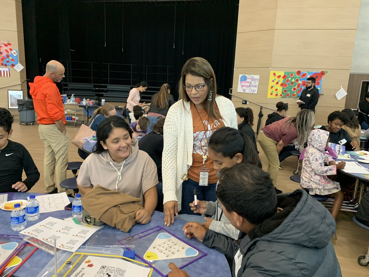 Today we had a successful parent meeting for our 'Come read and count with me'’, where we provided parents with Reading and Math strategies to support their children at home #ProudWildcat 💜🐯🐾#ParentEngagement #Education @HumbleISD_LLE @HumbleISD