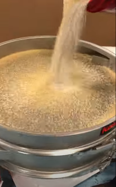 KasonCorp's tweet image. Watch this captivating video demonstration of our Kason VIBROSCREEN circular vibratory screener, separating plastic pellets from fines through a round wire mesh screen. 
hubs.ly/Q028xM-R0

#industrialscreeners #processingequipment #materialprocessing #vibratoryscreeners