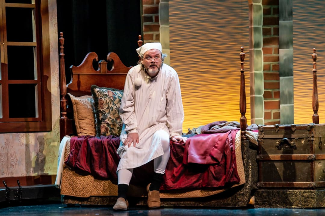 Goodly_Frame's tweet image. The show begins with the first click! Check out the A Christmas Carol website for a taste of what's coming our.show/bzszy2h9