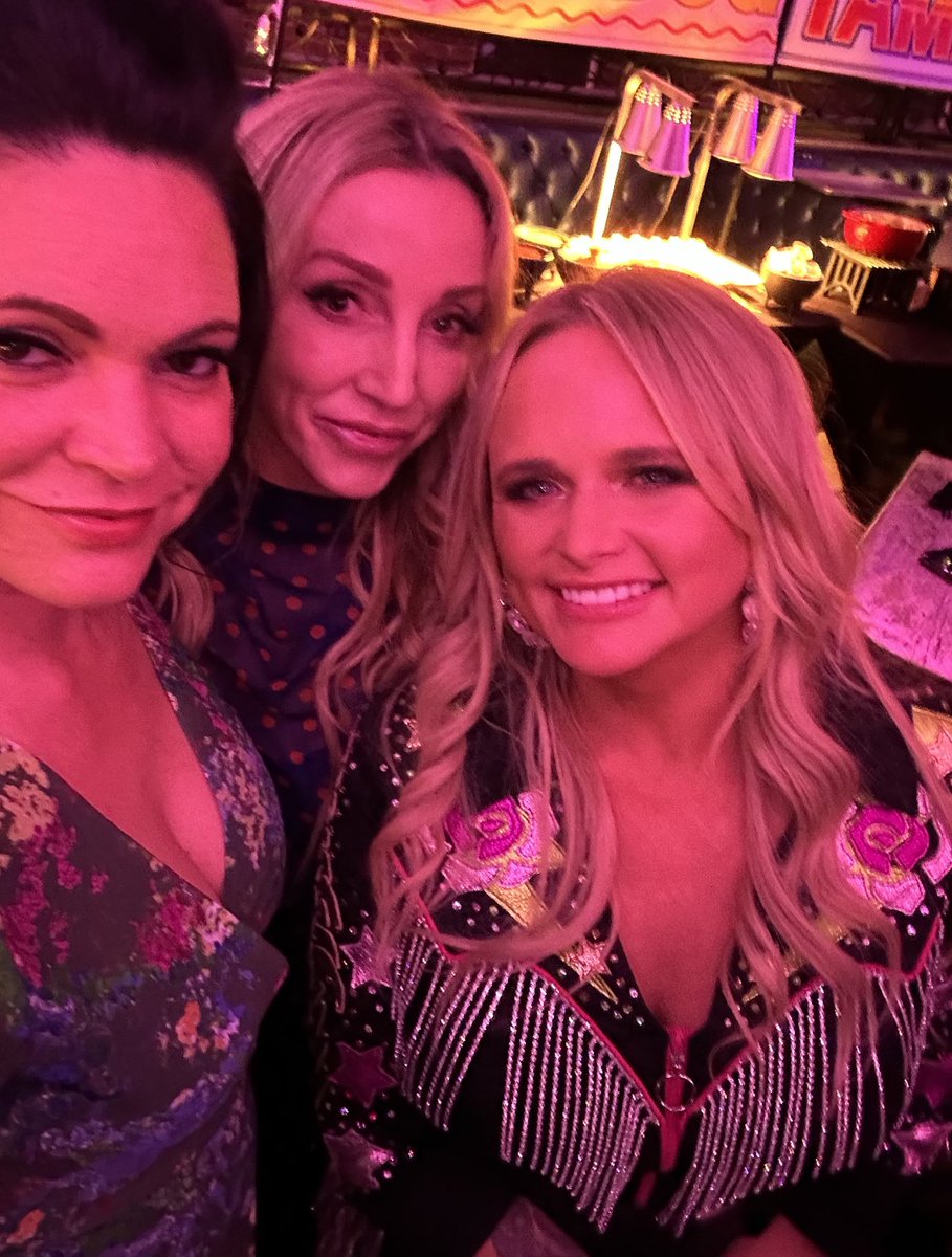 PistolAnnies tweet picture