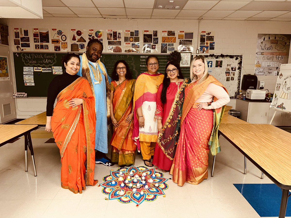 Our art teacher Ms. Vargas did an amazing job teaching our students about world cultures! Today we celebrated Diwali with student created lamps and hina hands! Thanks to everyone who dressed up and help us celebrate! Student art will be displayed in the Rosenberg Art festival !!