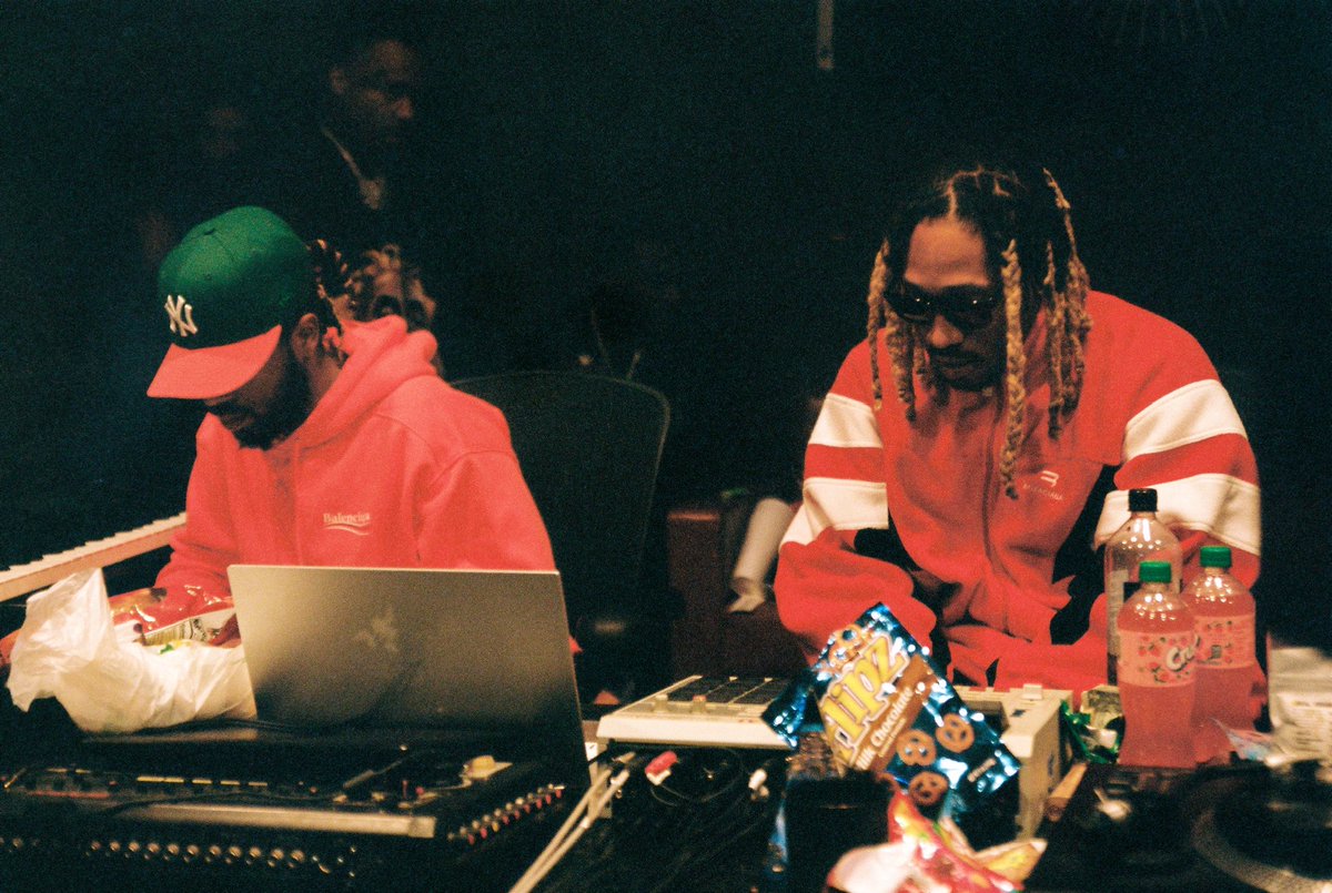 ComplexMusic's tweet photo. Future and Metro Boomin in the studio working on their collab project 💿 https://t.co/Dfs1cw0KMu