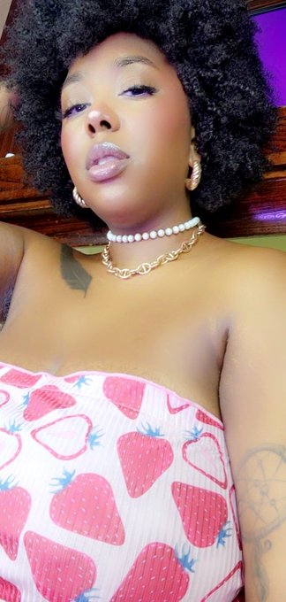 Watch ✨️ Dutch Coco ✨️is Home's leaked NSFW photo on TwXstars