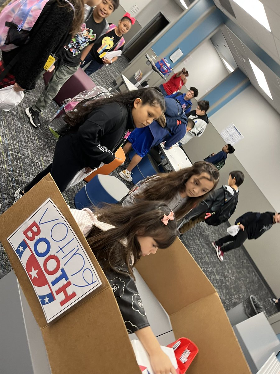 vanedickinson's tweet image. 2nd grade hosted a Goldfish Vs. Cheez-It election. It was great seeing students from all grade levels voting! OUR 2023-2024 BEST SNACK WINNER IS … 🥁🥁🥁Goldfish!! 🎉 @KirkElementary @CFISD_ELAR2_5 #KirkCan #2ndtoNone