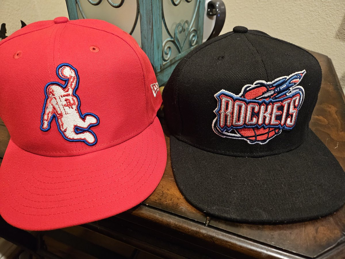 HTTRAggie's tweet image. The only 2 #Rockets logos you need. I give the 90s logo the edge but it's 1a and 1b.