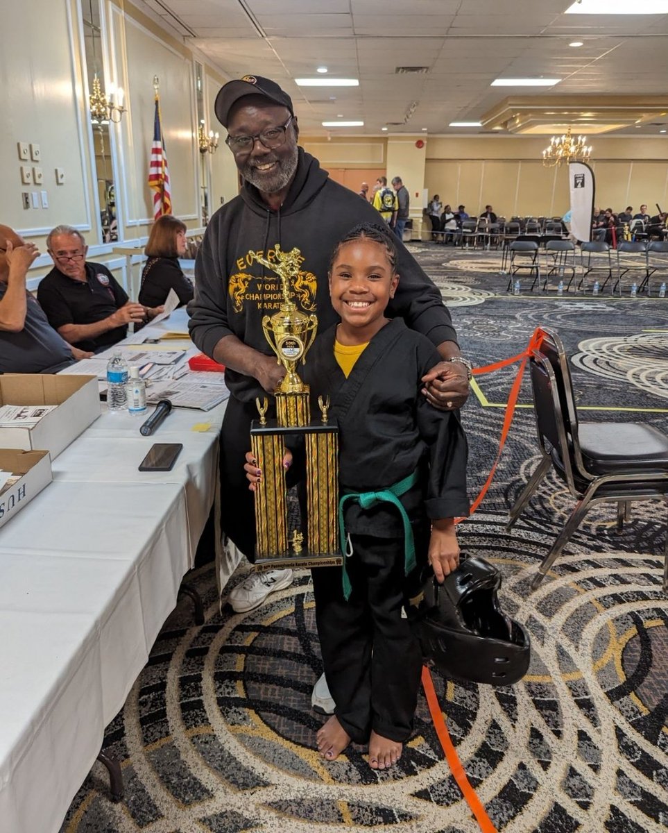 QianaPerry79's tweet photo. Krissy literally didn't miss a beat.
1st place in Philadelphia for self-defense. More competition tomorrow. And we prepare for World's next year in Portugal. Go get'em Krissy!!!! @rachbarnhart #KarateKris #RocsKarateKid #JMarieDesigns #WorldChampion #DillardStrong #FutureSensai https://t.co/FthA1YYq5D
