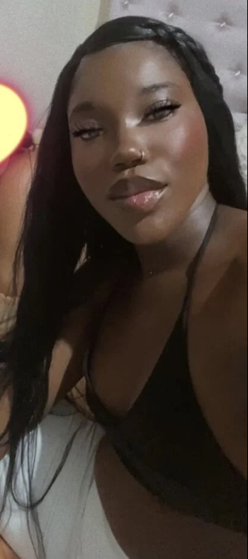 ChanelyScott's tweet photo. sexy dia para todos https://t.co/qIwEuj4duf