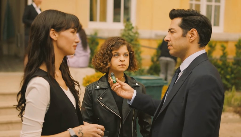 Lagom_m's tweet photo. what's a name of main couple
1) #Niler
2) #NilOm
3) #Omfer
or
4) #OmNil ?
Little Nilufer is interested in this case coz she is the biggest shipper of this couple ...
#BirDerdimVar
#BirceAkalay
#MertFırat https://t.co/5Qq6HyY8pF