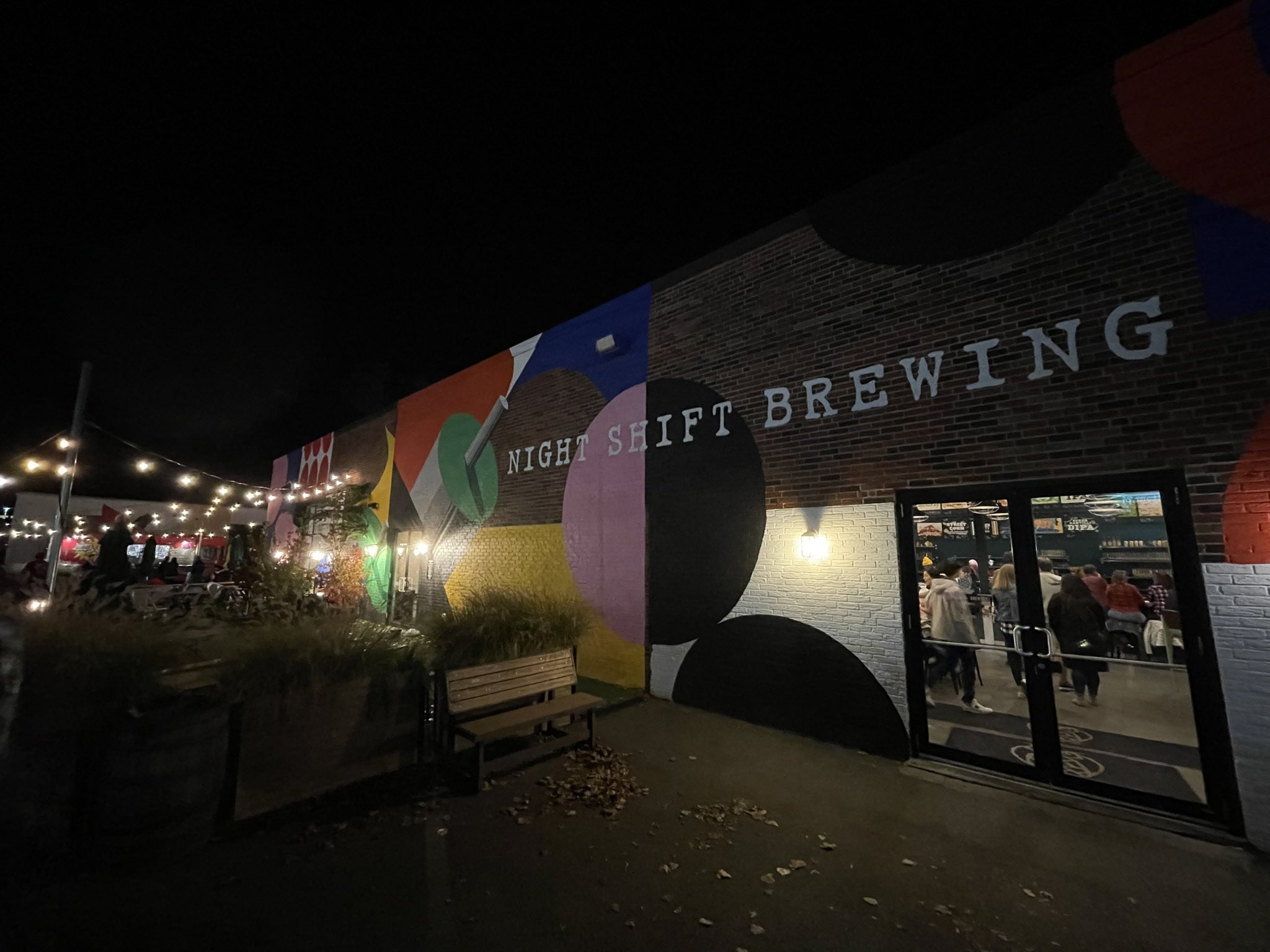 Night Shift Brewing Hosts Friendsgiving 2021 At The Everett Taproom On  November 18