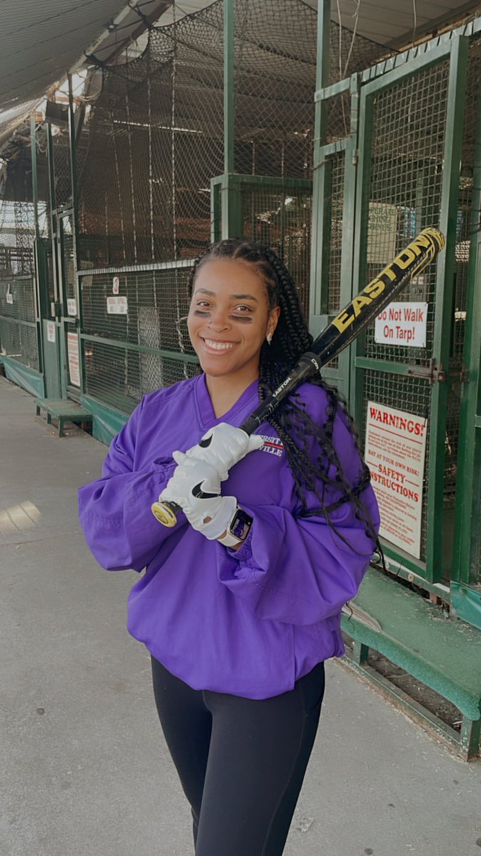 foreverLboog's tweet photo. #alphabetdate: B is for Batting Cages ⚾️🖤 (I did terrible🤣) https://t.co/9L1YtapJta