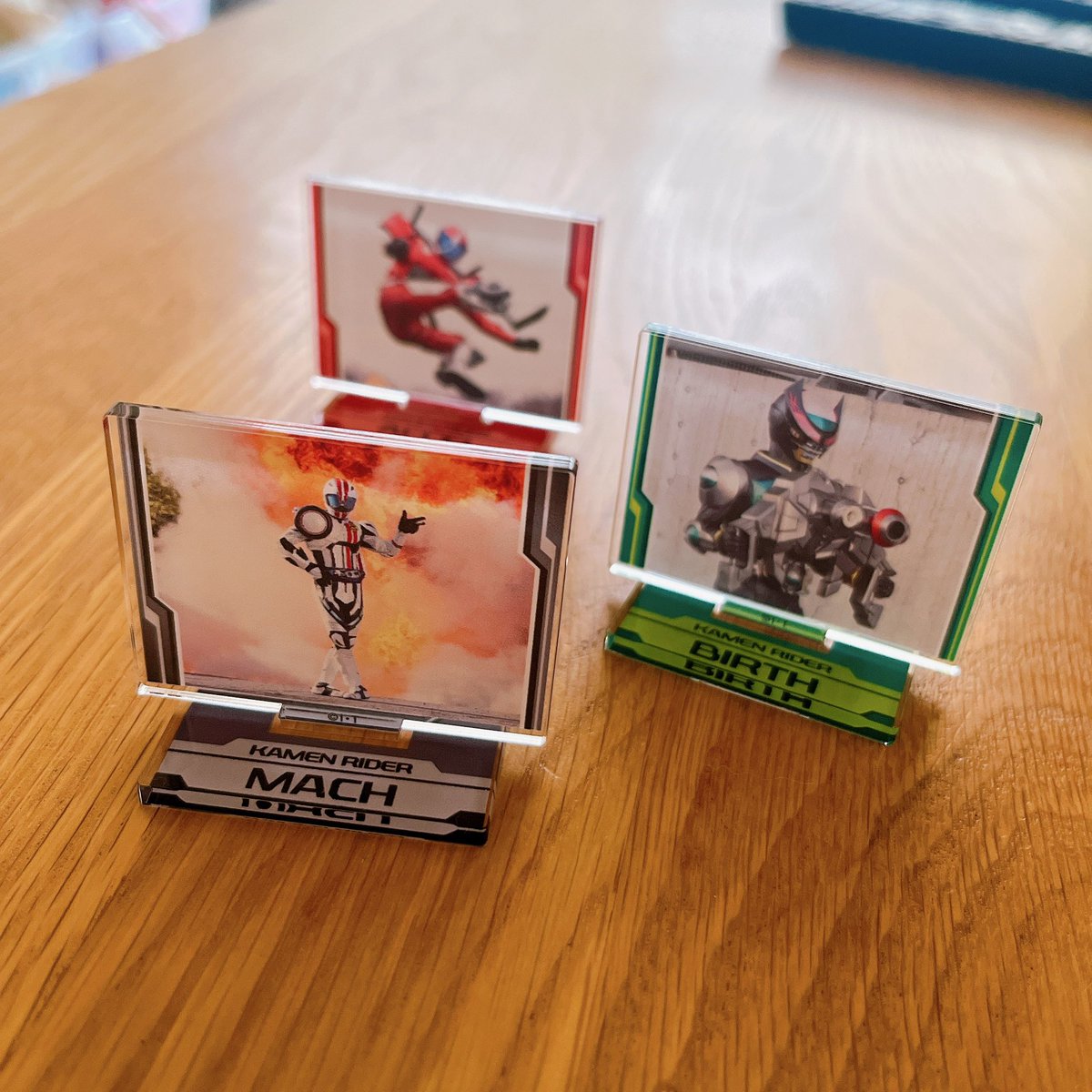 場面写アクリルスタンドコレクション マッハ 仮面ライダーストア