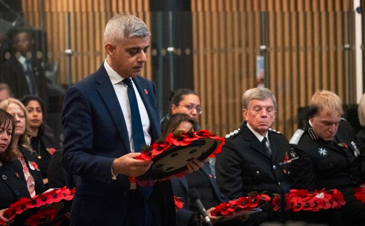 Political_fiber's tweet photo. Terror police investigate deepfake of Sadiq Khan dismissing Remembrance Day https://t.co/OCfUStfF2u https://t.co/vSYcHCTQjc